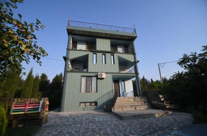 продается дом с новым ремонтом 14-комнат